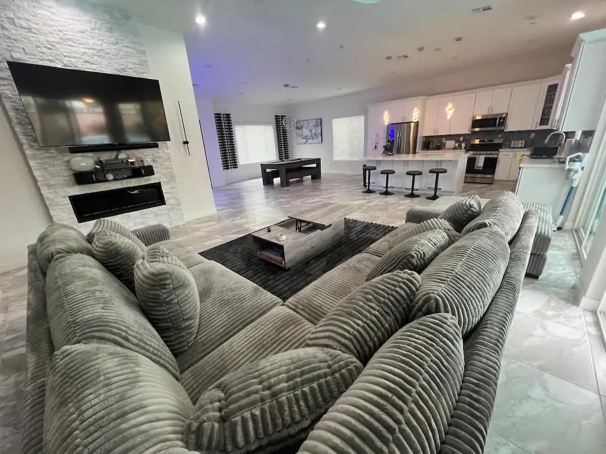 Holiday home Vegas Oasis Close 2 Strip! Private Hot Tub & Heated Pool Las Vegas